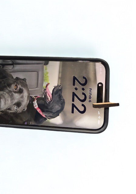 Customized Mahogany Wood Keychain Phone Stand